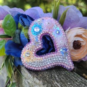 Heart pin/broach with Swarovski crystals, pearls and beads